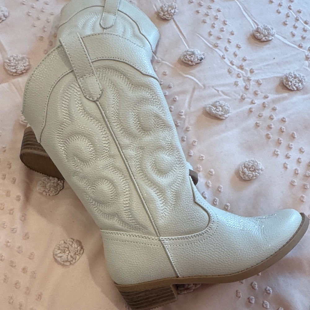 Cat & Jack Cream Kids Western Boots